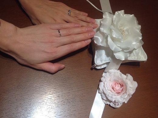 マリッジリングとエンゲージリングを重ね付けしたときとても美しく、着け心地もよかったです