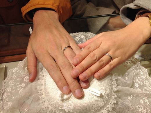 着け心地の良さとデザインに2人共ビビットきました。