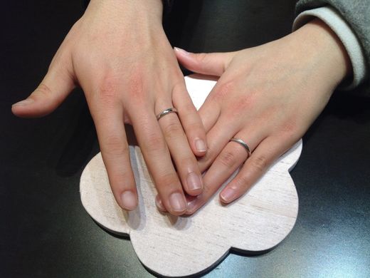 デザインと指輪の種類ごとにステキな言葉や意味が 込められている所に惹かれました