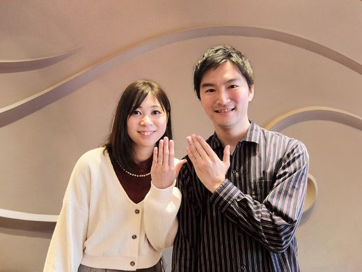 純金の糸を“結ぶ”誓いのセレモニー