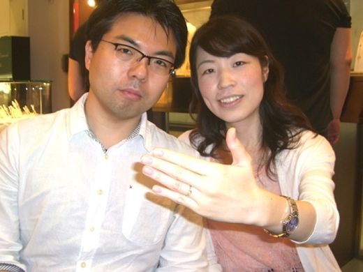 サイドをピンクダイヤで特注しました☆彡