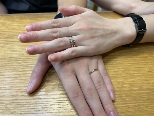 【なんばパークス店】婚約指輪との相性も良く、とても気に入りました！