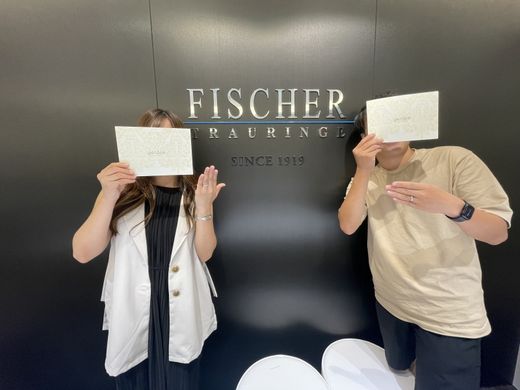 滋賀県 ユカホウジョウの婚約指輪と鍛造製法フィッシャーの結婚指輪をご成約頂きました