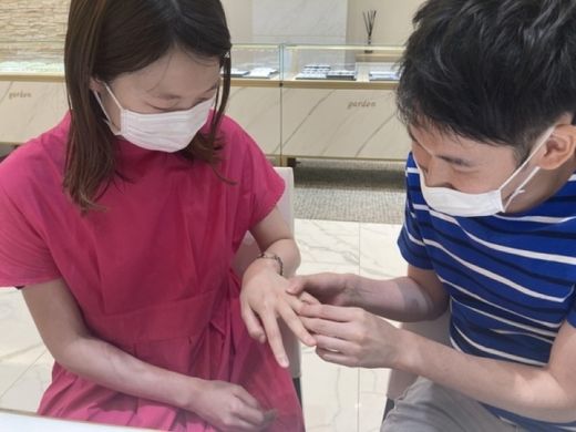 京都市伏見区｜プロポーズの際に渡せていなかったからと男性様が結婚指輪と婚約指輪も贈って下さりました