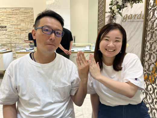 京都府南丹市｜お互いの誕生石を2石入れれるコフレクルールの結婚指輪をご成約頂きました