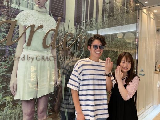 大阪市東住吉区｜gardenオリジナルの婚約指輪とSomethingBlueの結婚指輪をご成約頂きました。