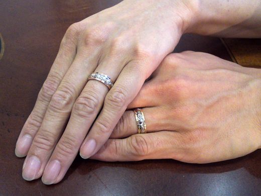 つけ心地、デザイン、店員さんの人柄で決めました