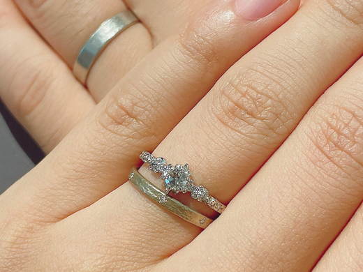 アンティーク感とふたりらしさの詰まったリング