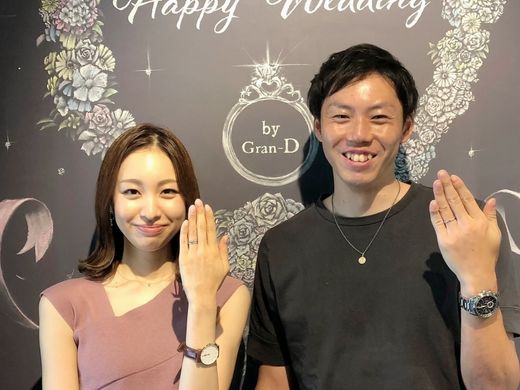 美しい重ね着けとメンズリングもこだわりを・・