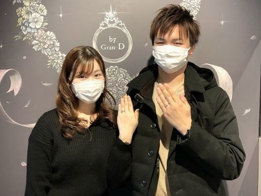 重ね着けを計算されたデザインにうっとり♪