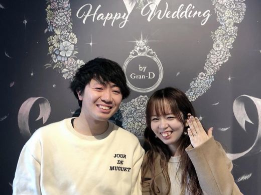 普段使いもいい感じの婚約指輪♪