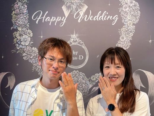 指輪がピッタリ重なり繊細＆フェミニンなデザイン♪