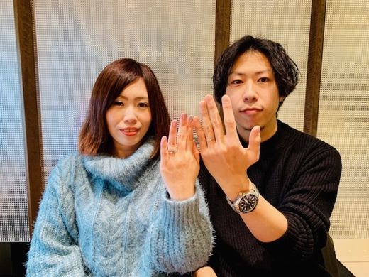 結婚指輪はNIWAKA俄の朝葉です
