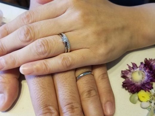 シンプルなデザインと名前の意味がステキ。「BRIDGE」の「一輪の薔薇」