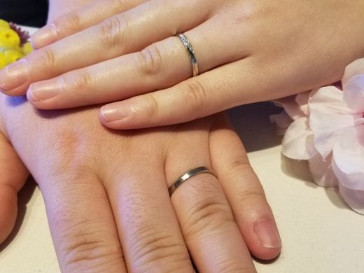 サムシングブルーの内側宝石が決め手です♪