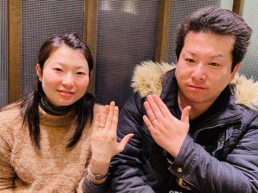 他にはない変わったデザインのFirst Intention(ファーストインテンション)のかっこいいマリッジリングに決定！