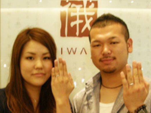 BROOCHのエンゲージリングと俄のマリッジリング