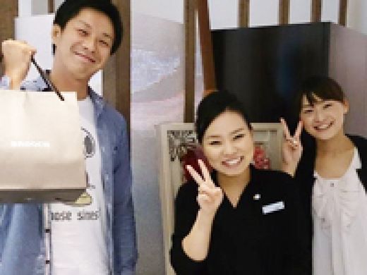 じっくり時間をかけて納得のいくエンゲージとマリッジの重ね着けを選びました