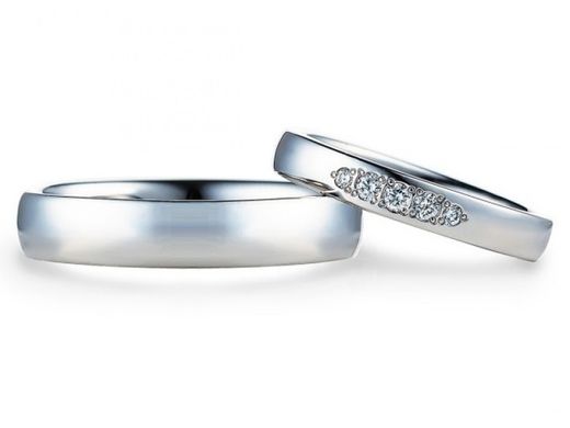 躍動感溢れる馬を刻んだ世界に一つの結婚指輪