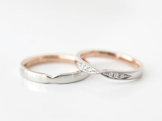 コンビカラーの配色にこだわりを込めた結婚指輪