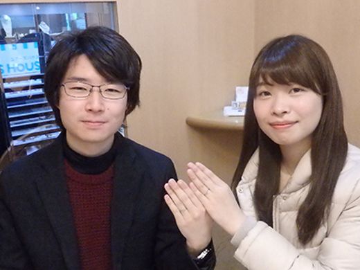 色石を入れた結婚指輪