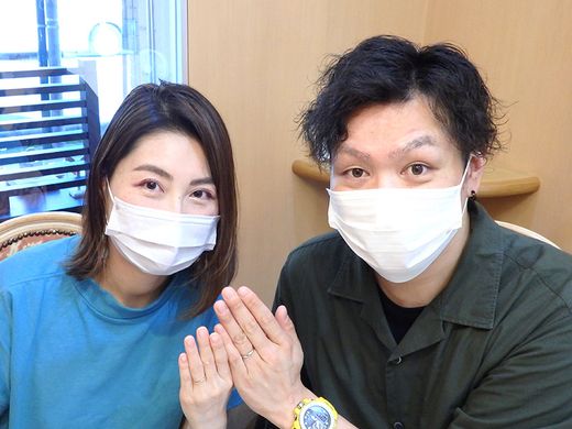 それぞれイエローゴールド、プラチナで結婚指輪をオーダー