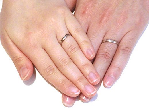 父が母へのプレゼントを選んでいた宝石店