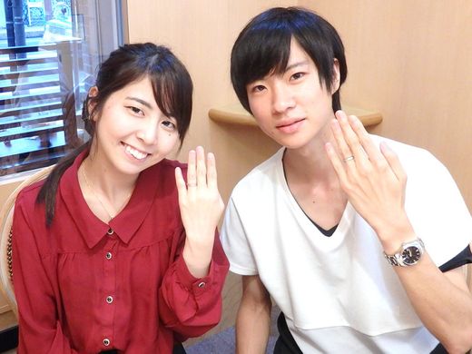 ピンクダイヤモンドの結婚指輪と彫り模様の結婚指輪！それぞれ違うラインでオーダー！