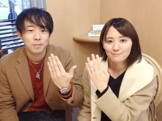 イエローサファイア・ブルーサファイアをセットした結婚指輪