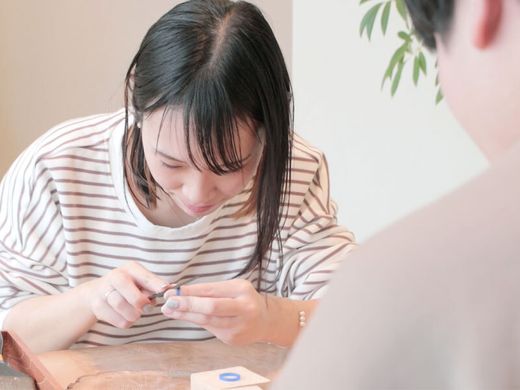 それぞれの好きな色を組み合わせた結婚指輪