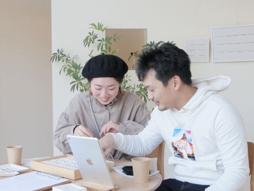 おふたりの笑顔のように輝く結婚指輪