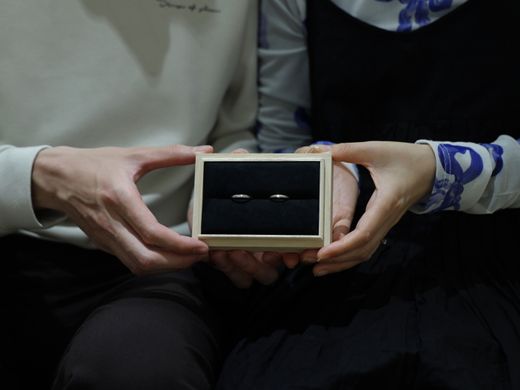 おそろいの指輪を