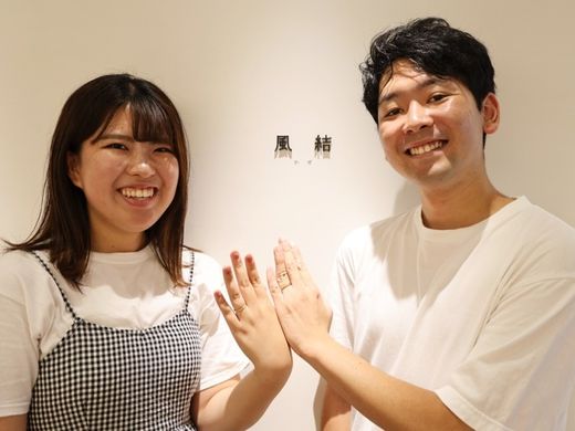 キラキラしたウェーブのデザインに惹かれ