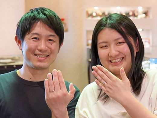 彼女へのサプライズで婚約指輪をさがしている時に他店さんでは良いですね、すてきですねと言う中、フィロンドールさんは一緒に考えた方が絶対良いよと言ってくれた事が印象的でした。