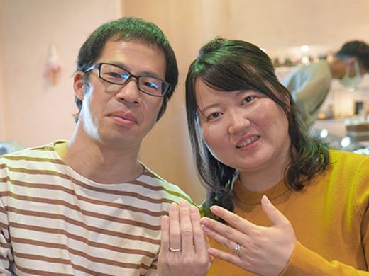 とてもステキな指輪で、ラインがとてもキレイで驚きました。