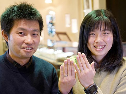 指輪をはめた瞬間、全体が輝いていてとても感動しました。