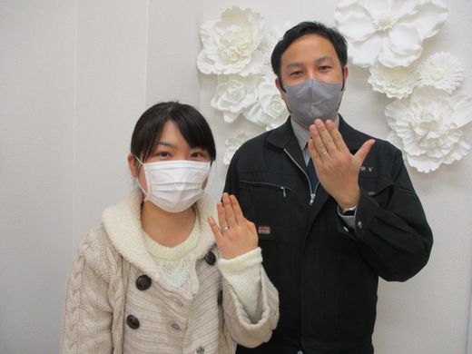 思い出に残せるように二人で刻印している際も、写真を撮影してくれたり親切、丁寧に対応していただき素敵な思い出がまた一つ増えました。