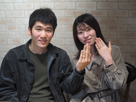落ち着いた店内でゆっくり指輪のデザインを検討することができました。2人の好みが異なり迷ってしまいましたが、スタッフさんのアドバイスをいただきながらお気に入りの指輪が見つかってよかったです。