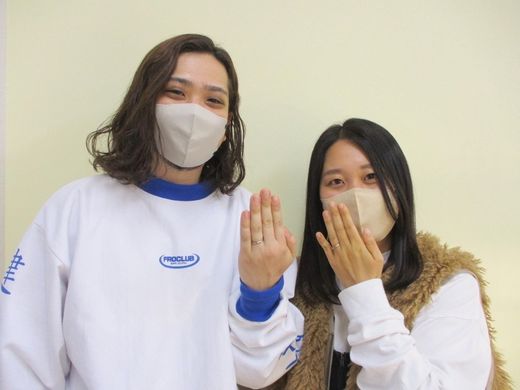 デザインにかなり悩みましたが、丁寧に接客してくださり良いものが選べました。接客はどの店員さんも親切でした。思い出のある成田で指輪が作れてよかったです。ありがとうございました。