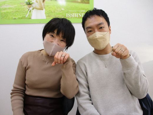 婚約指輪と結婚指輪を購入しました。丁寧に説明してもらい、とても素敵な指輪を購入させていただきました。