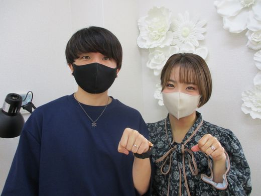 親身になってお話を聞いてくださり、商品1つ1つ丁寧に説明してくださったので自分が満足できるものを選ぶことができました。他にも色々なサービスをしてくれたりと、とても喜ばしく素敵な時間を過ごせました。