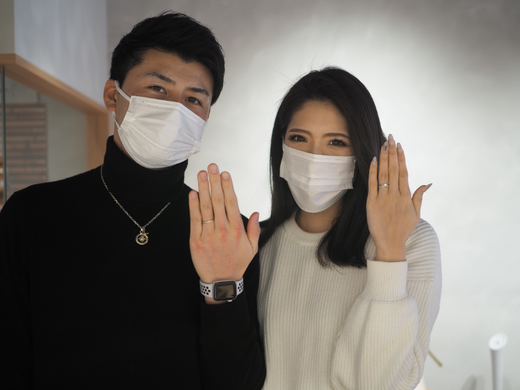 指輪の種類が多く、ネットで下見していったのですが実際に見るのとでは全く雰囲気が変わり沢山時間がかかってしまったのですが嫌な顔せず好きなデザインを提案してくださり、ドンピシャなものに決まりました！