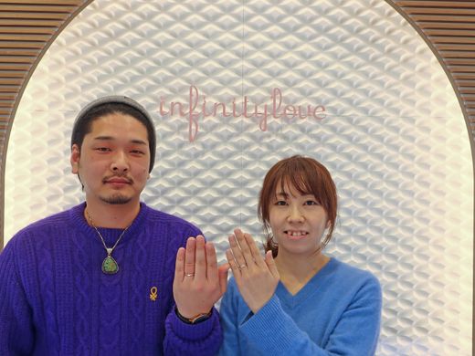 対応していただいたスタッフの方の丁寧な説明と、指輪の色味が決め手です！