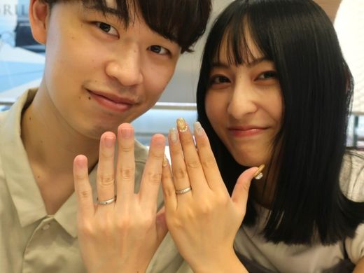 かわいいお花モチーフの婚約指輪を探していて見つけました！