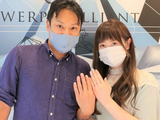 ブライダル雑誌の中で一際目立っていたデザインです！