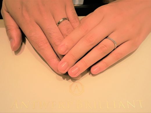 ウェーブラインのメレダイヤモンドの輝きが気に入っています