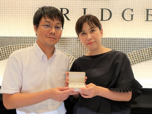 どこから見ても彫が入っているデザインが見えるというリングに一目惚れをしました。