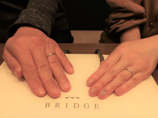 細さと上品なデザイン、ダイヤモンドの輝きが決め手でした