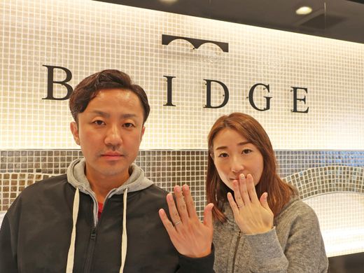 お互いに気に入ったデザインの指輪を見つける事が出来ました！！