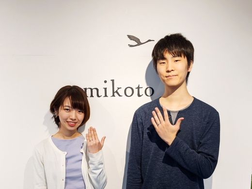 二人の”好き”をさりげなく込めたお揃いの結婚指輪